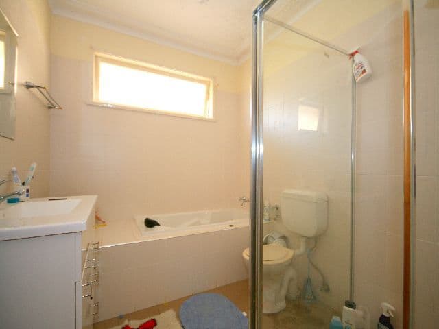 15 Dalton Avenue, CONDELL PARK NSW 2200, Condell Park - Thumbnail 4
