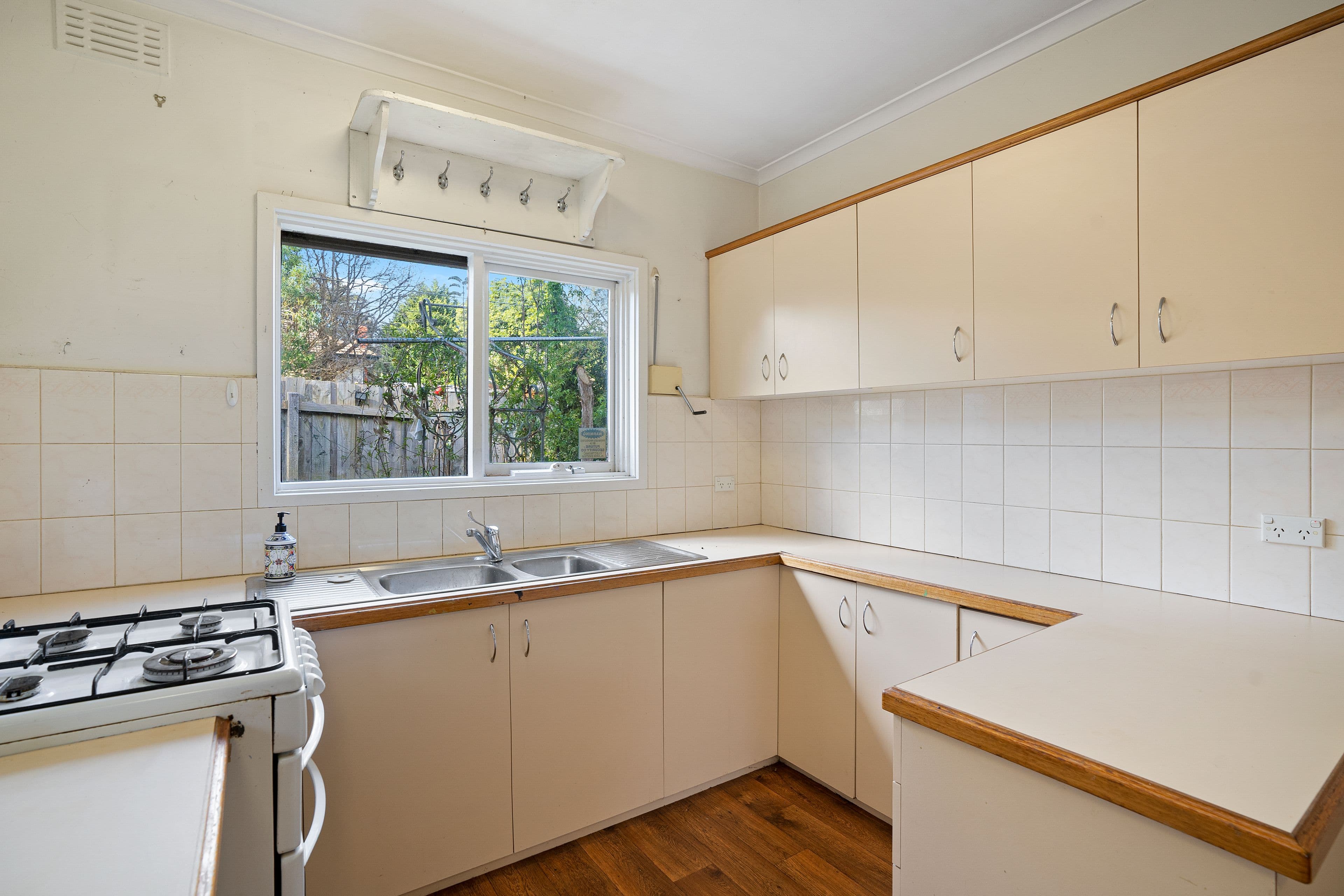 2 Wiltshire Avenue, Bayswater VIC 3153, Bayswater - Thumbnail 2