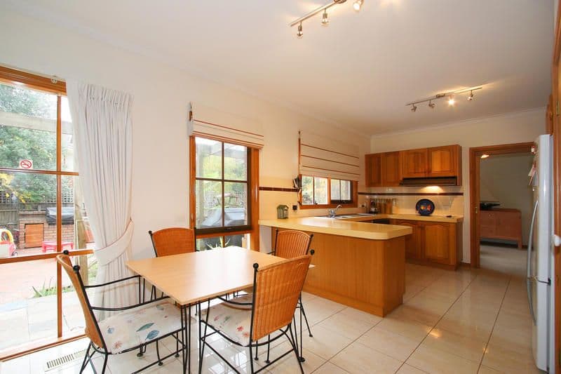 17  Newbridge Close, DINGLEY VILLAGE VIC 3172, Dingley Village - Thumbnail 4