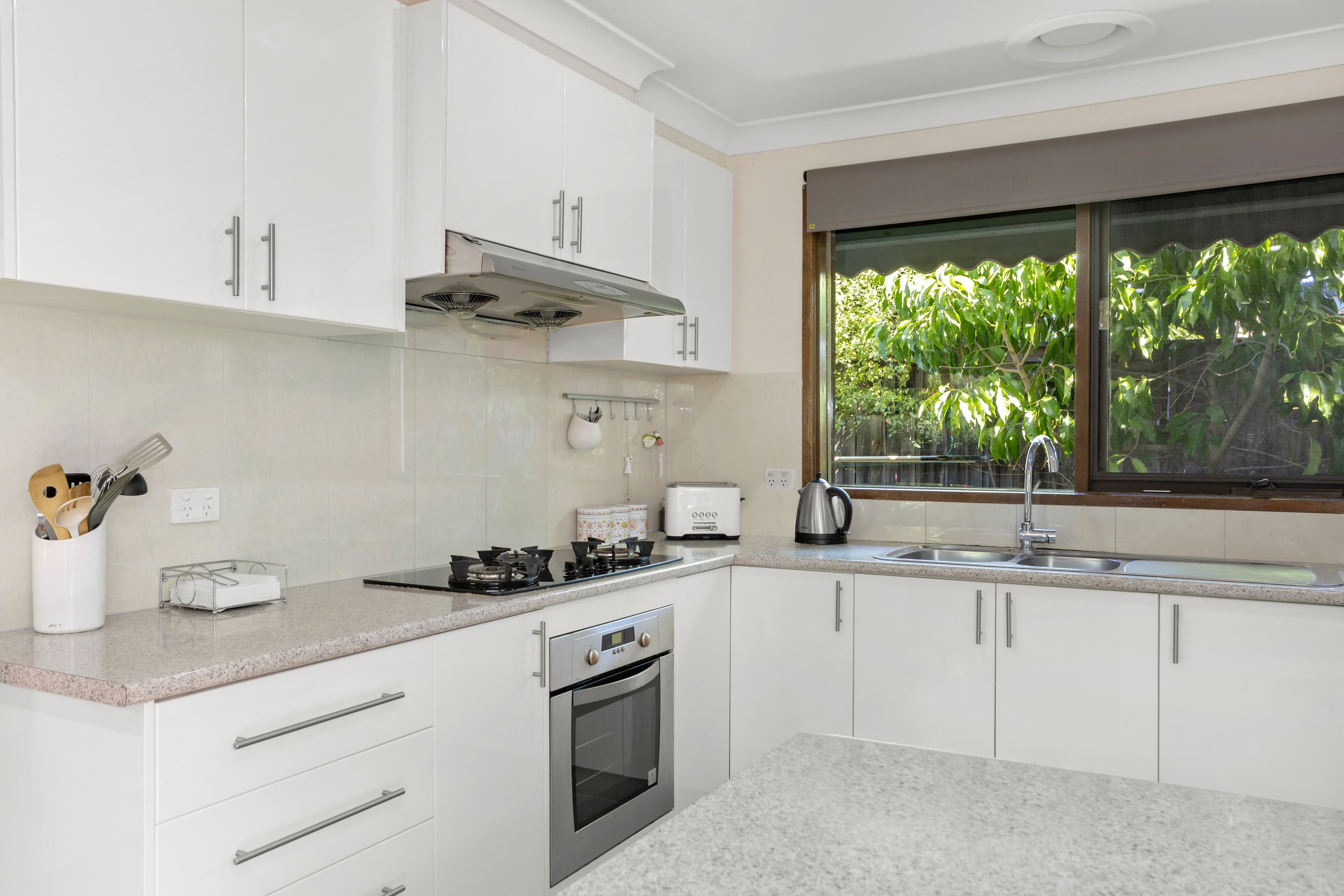 3-5 Carlisle Crescent, Hughesdale VIC 3166, Hughesdale - Thumbnail 4