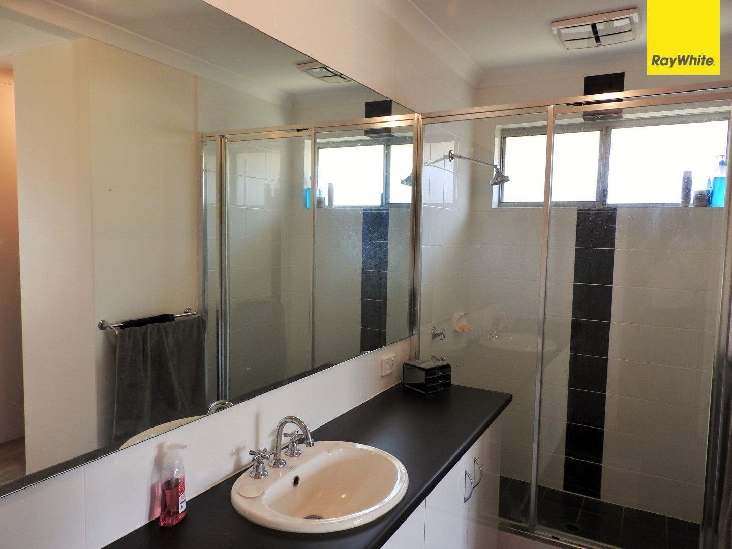 6 Edinburgh Road, Seville Grove WA 6112, Seville Grove - Thumbnail 8