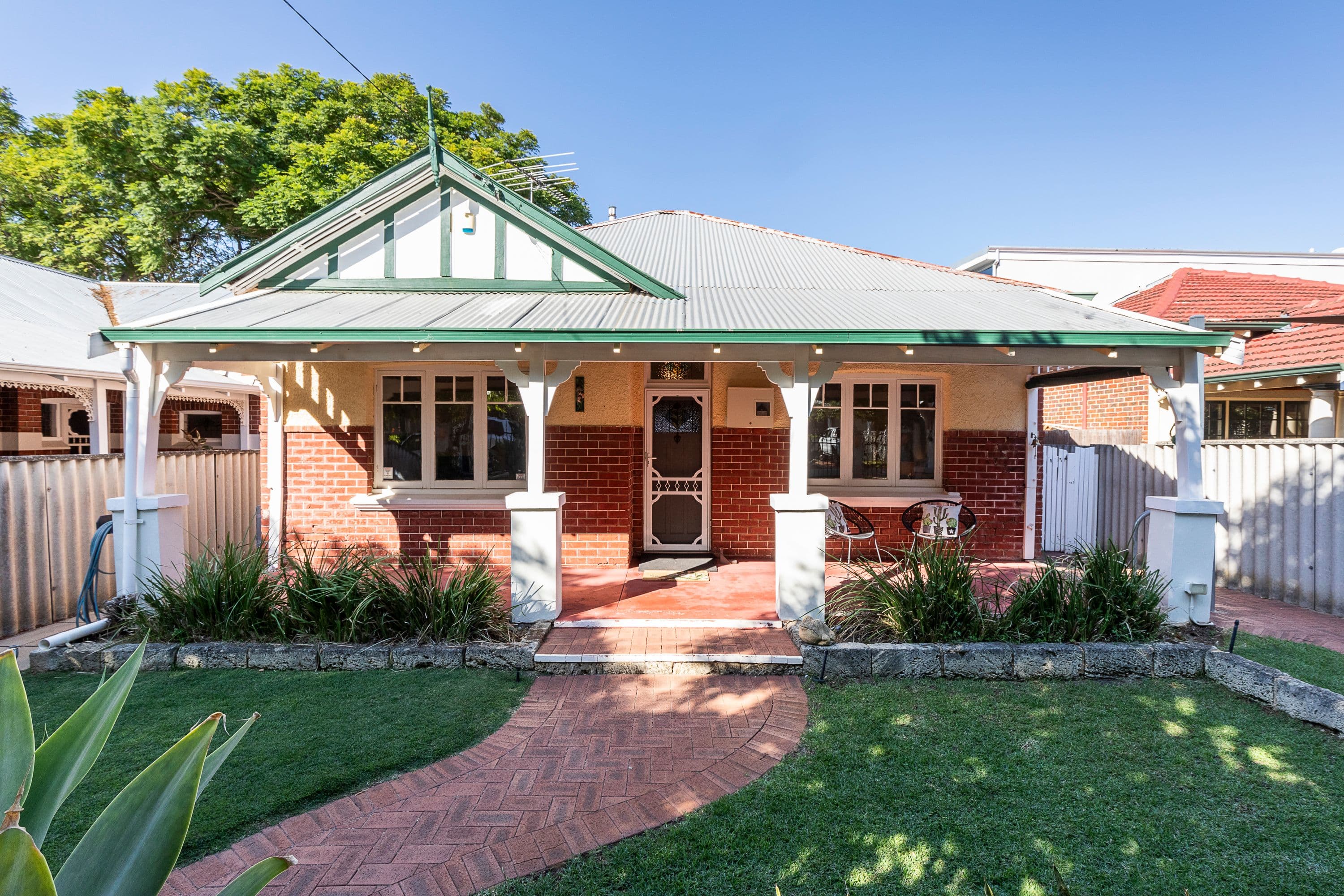 134 Flinders Street, Mount Hawthorn WA 6016, Mount Hawthorn - Image 1