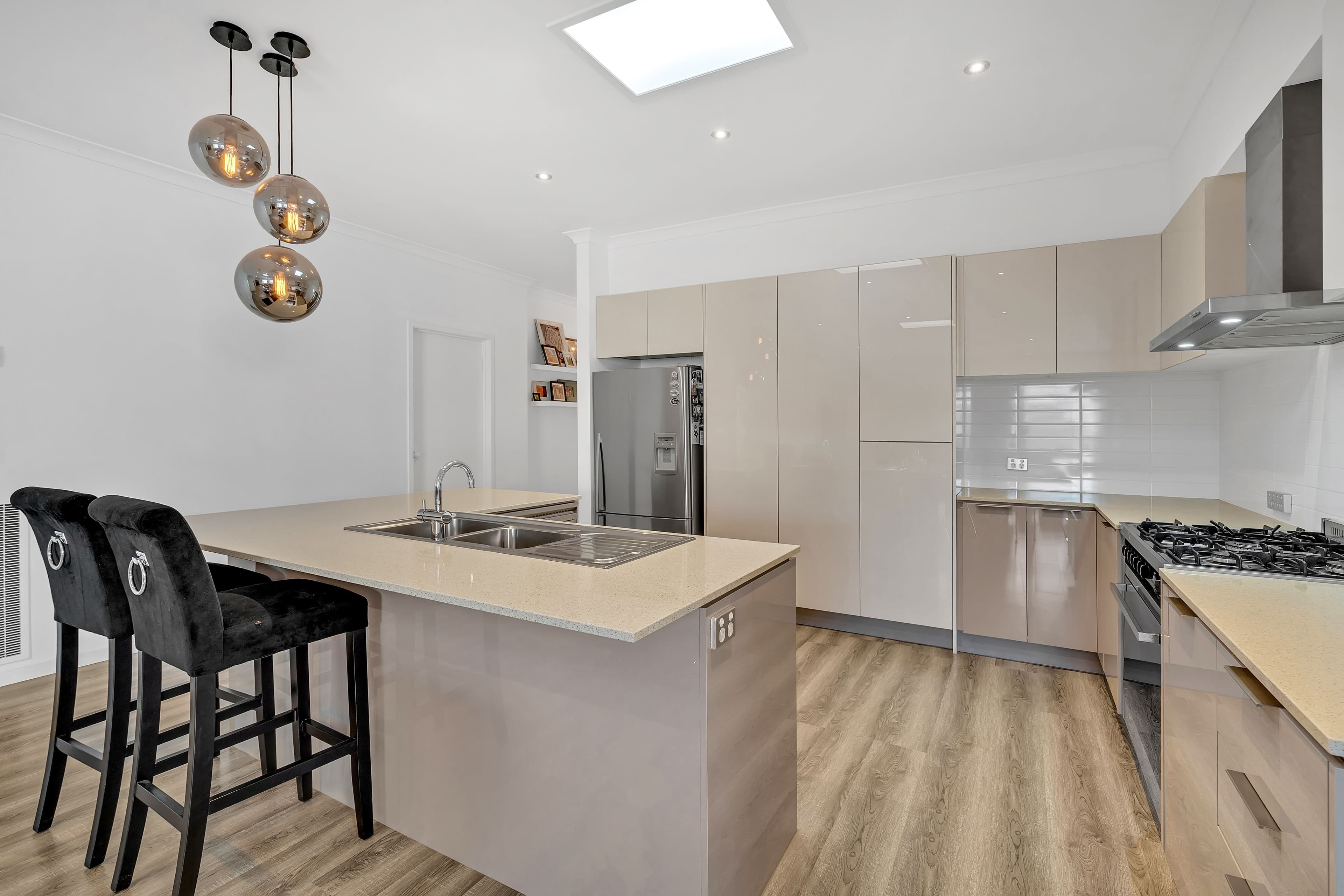 12 Aston Street, Craigieburn VIC 3064, Craigieburn - Thumbnail 3