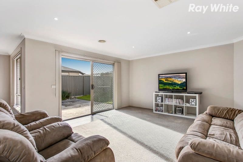 20 Chestnut Chase, Pakenham VIC 3810, Pakenham - Thumbnail 5