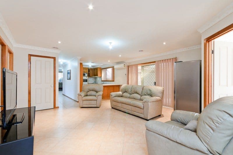 6 Bignell Court, ROXBURGH PARK VIC 3064, Roxburgh Park - Thumbnail 3