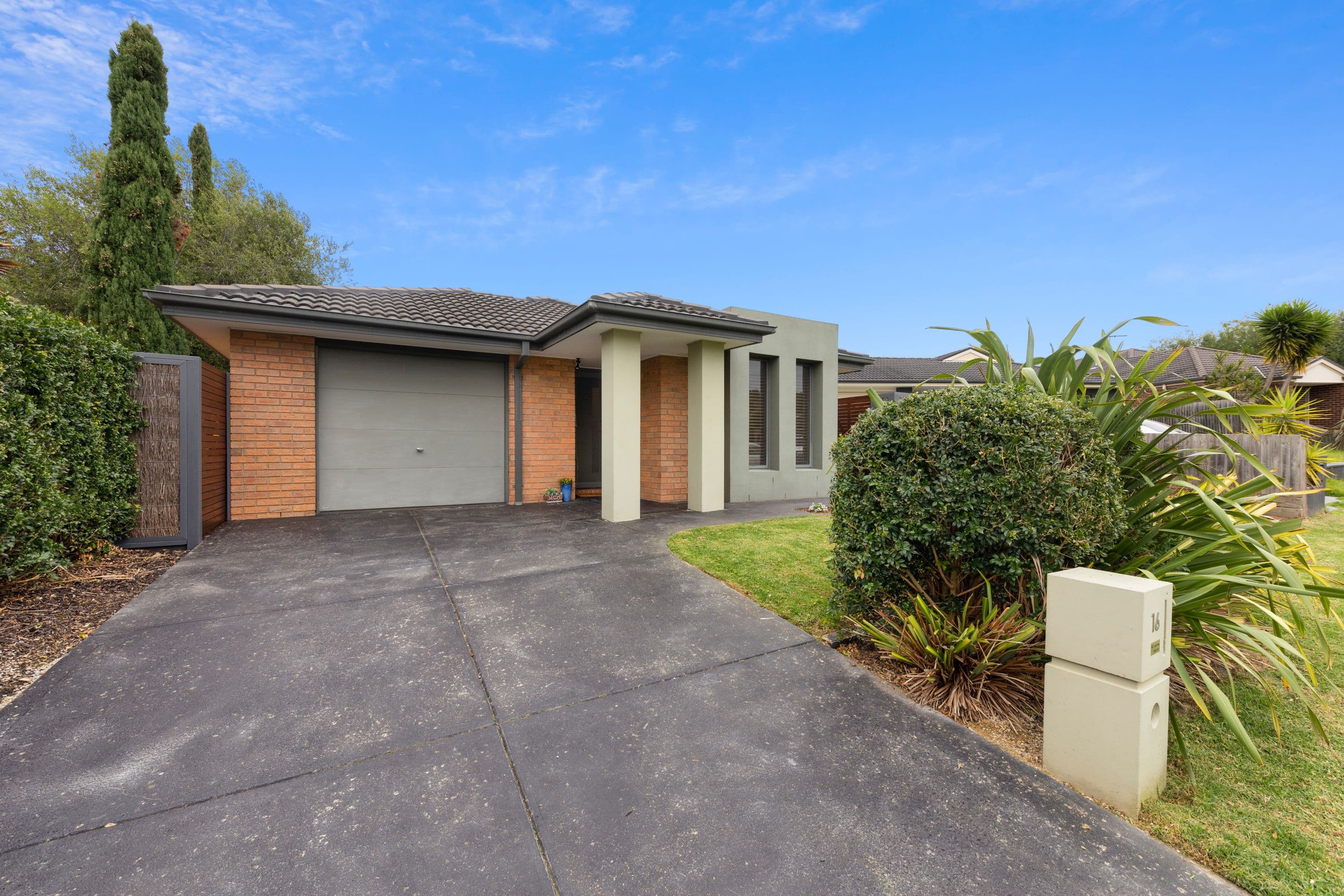 16 Natanya Drive, Pakenham VIC 3810, Pakenham - Thumbnail 2