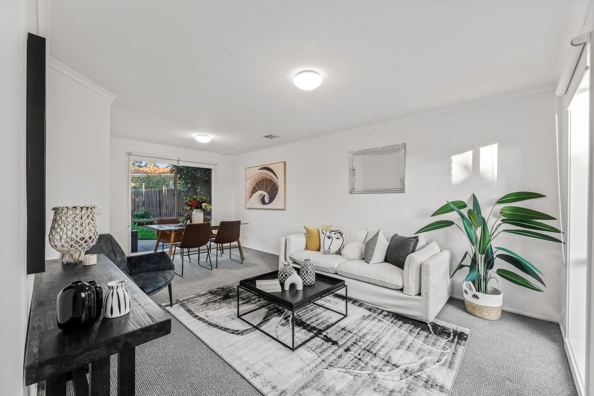24 Elmwood Crescent, Glen Waverley VIC 3150, Glen Waverley - Thumbnail 2