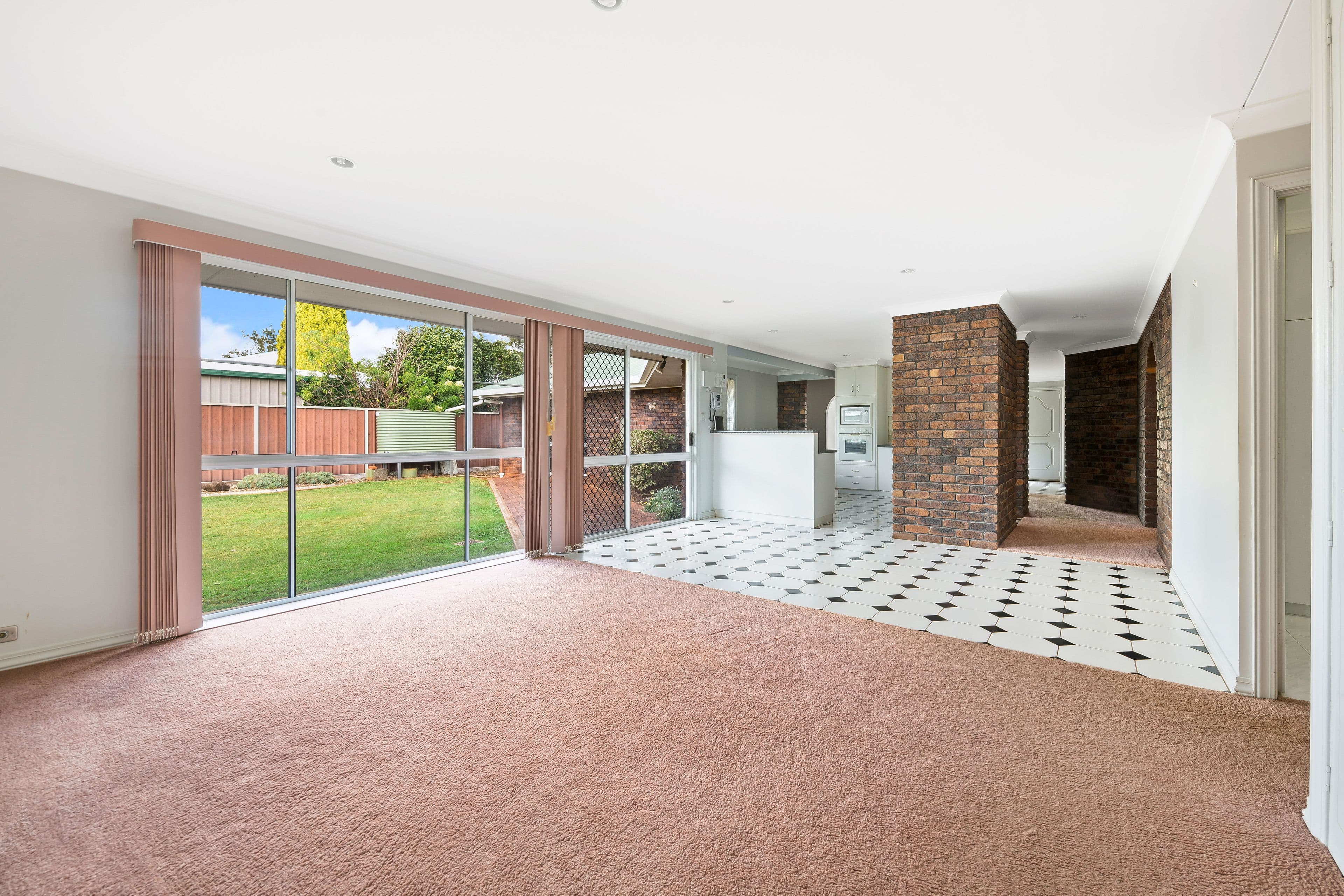 44 Enfield Drive, Bayswater, Bayswater - Thumbnail 6