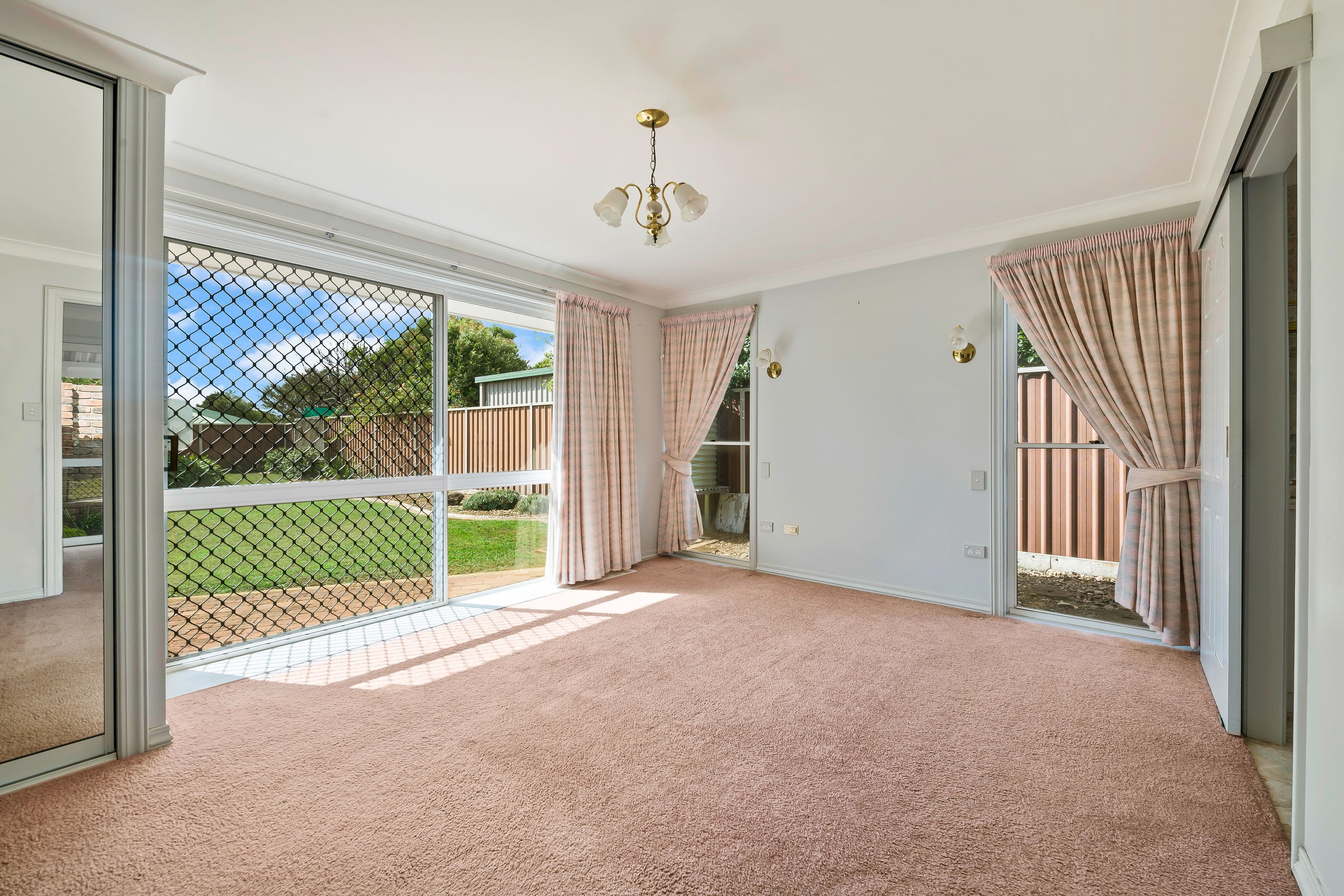 44 Enfield Drive, Bayswater, Bayswater - Thumbnail 8
