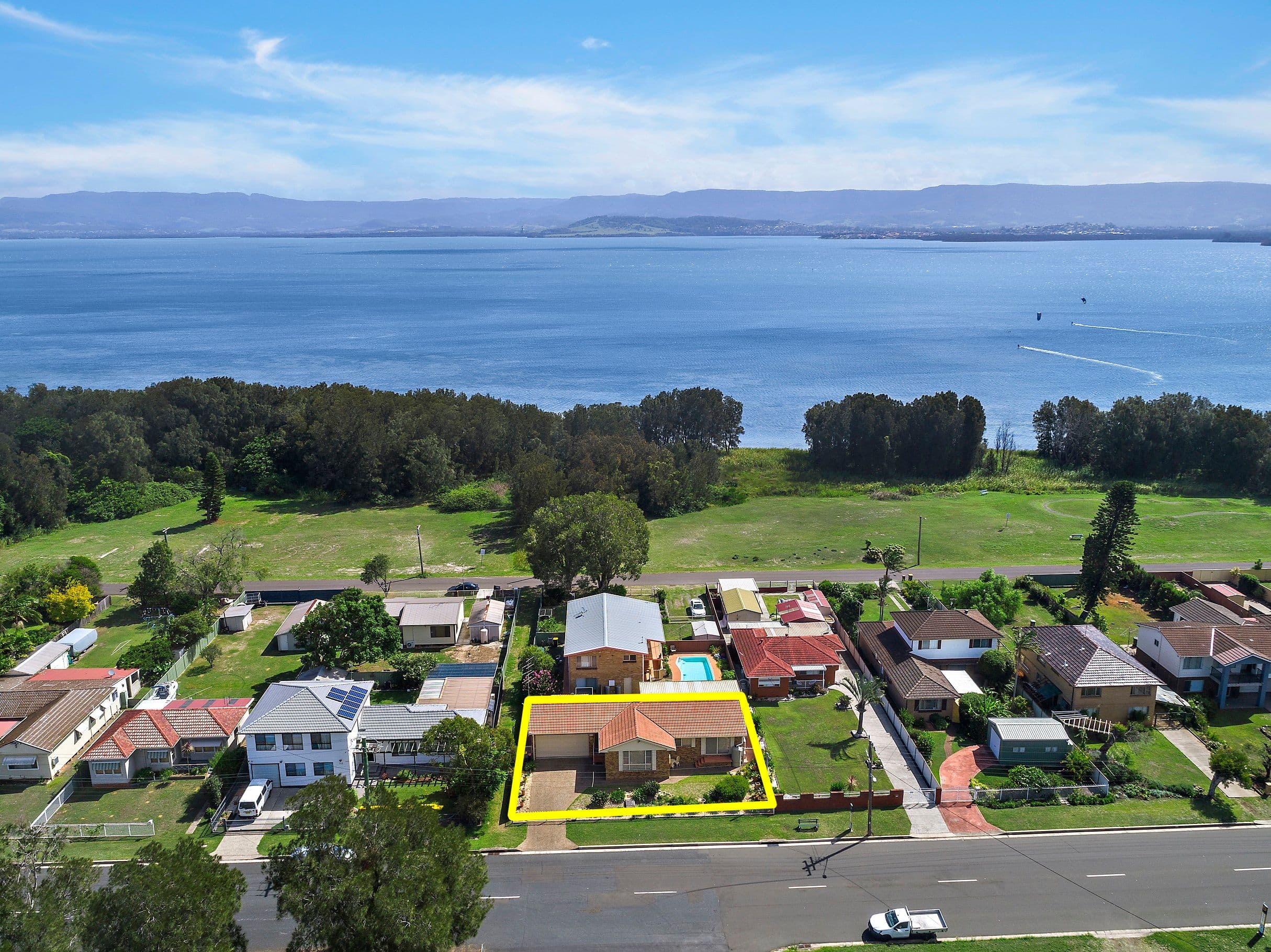 210 Lakeview Parade, Primbee - Thumbnail 2