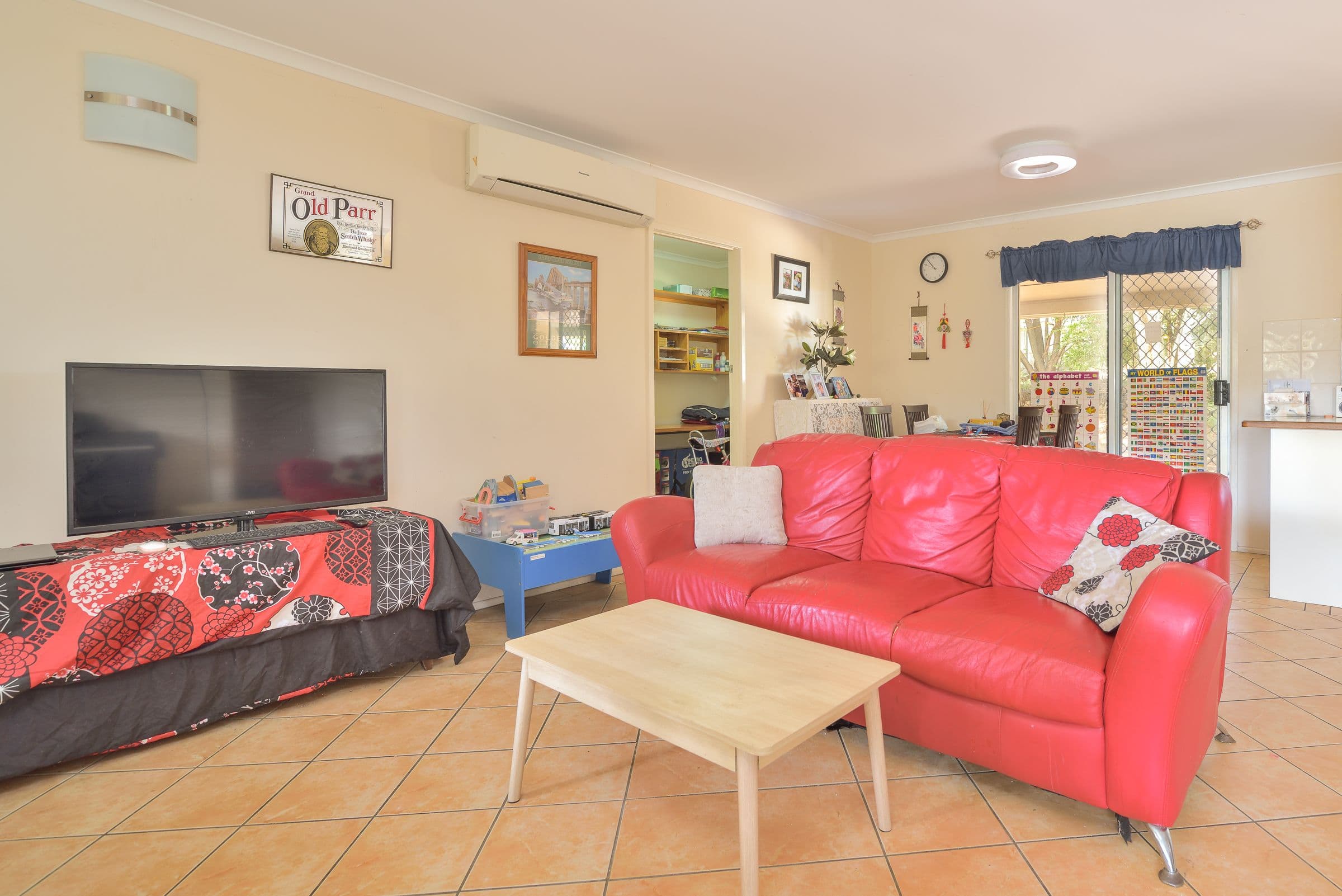 25 Anderson Street, Clinton QLD 4680, Clinton - Thumbnail 3