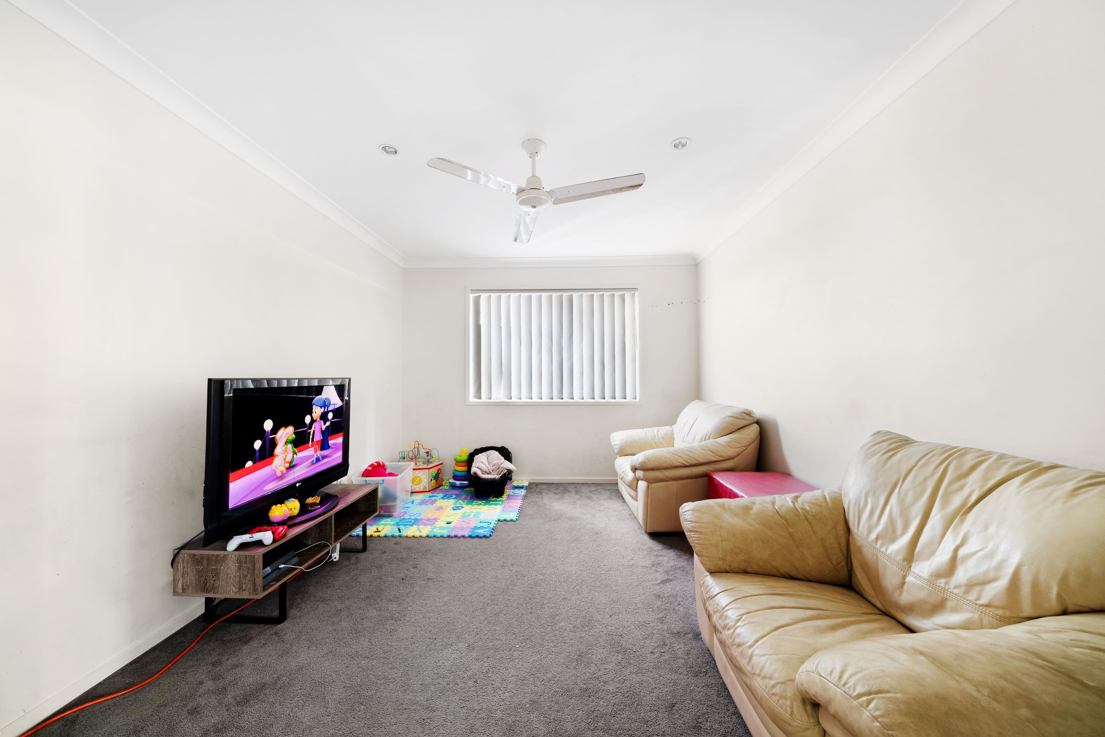 6 Deschamps Close, Loganlea QLD 4131, Loganlea - Thumbnail 6