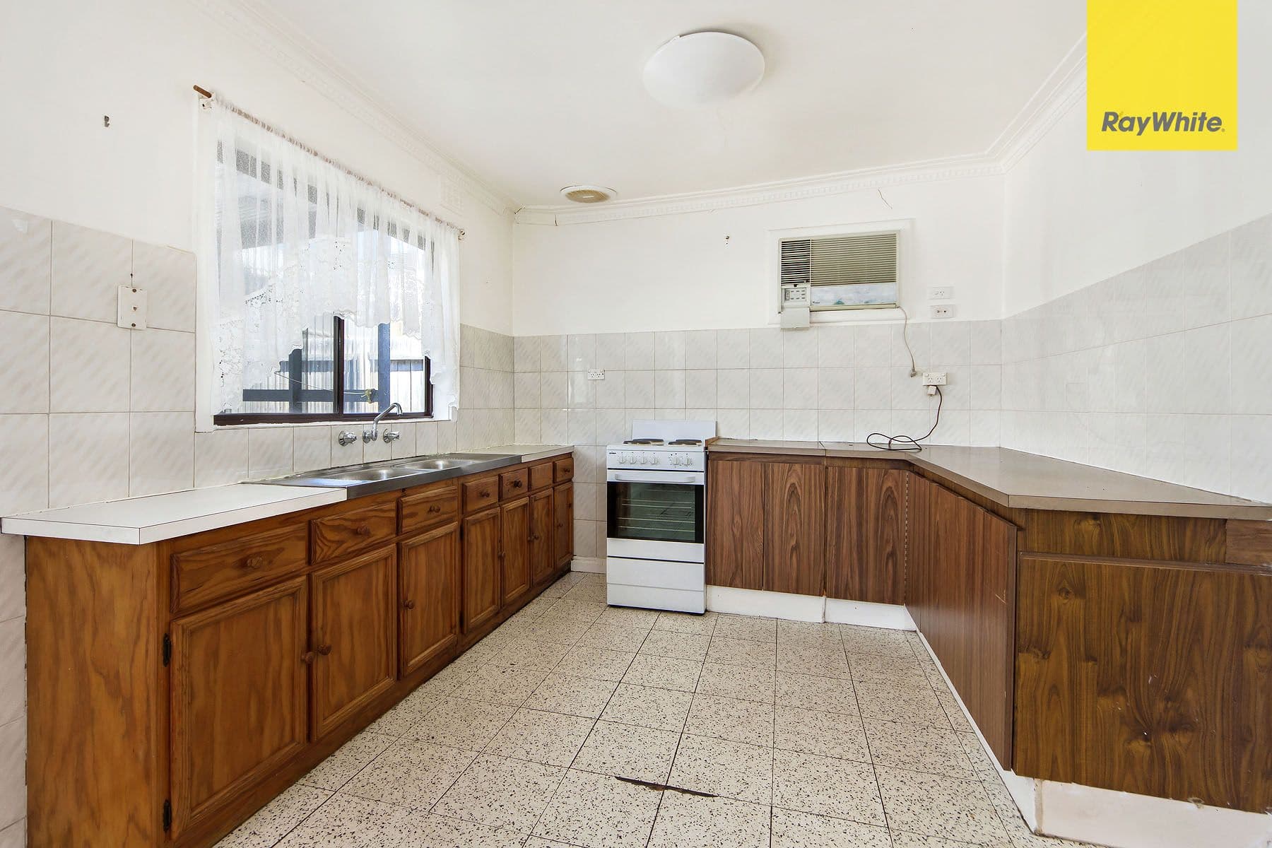 21 Woods Street, St Albans VIC 3021, St Albans - Thumbnail 2