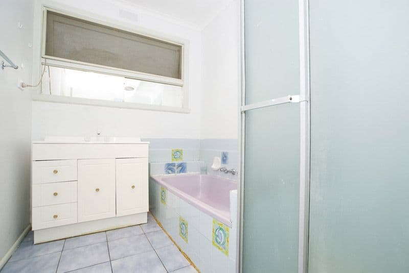 6 Noola Close, NOBLE PARK VIC 3174, Noble Park - Thumbnail 8