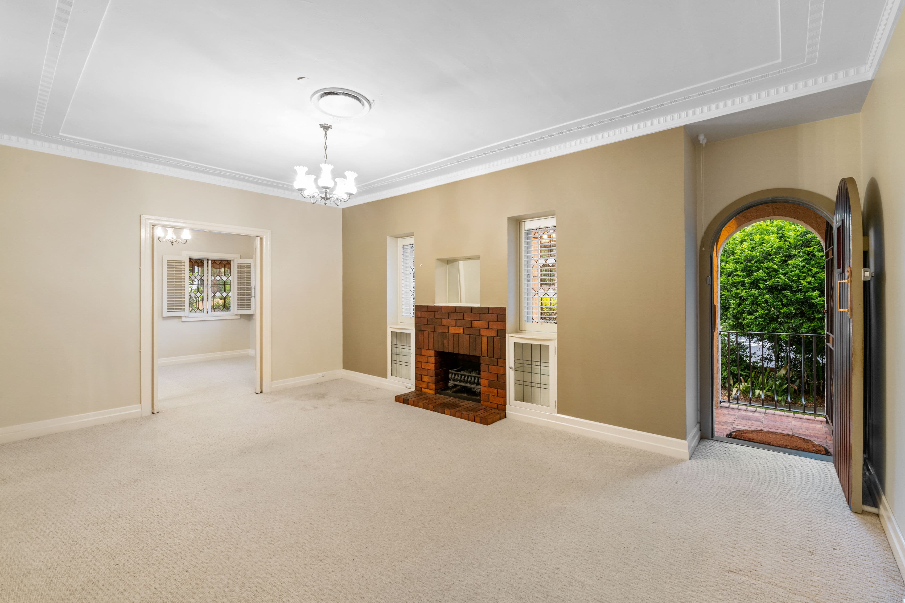 1 Coonara Street, Holland Park QLD 4121, Holland Park - Thumbnail 4