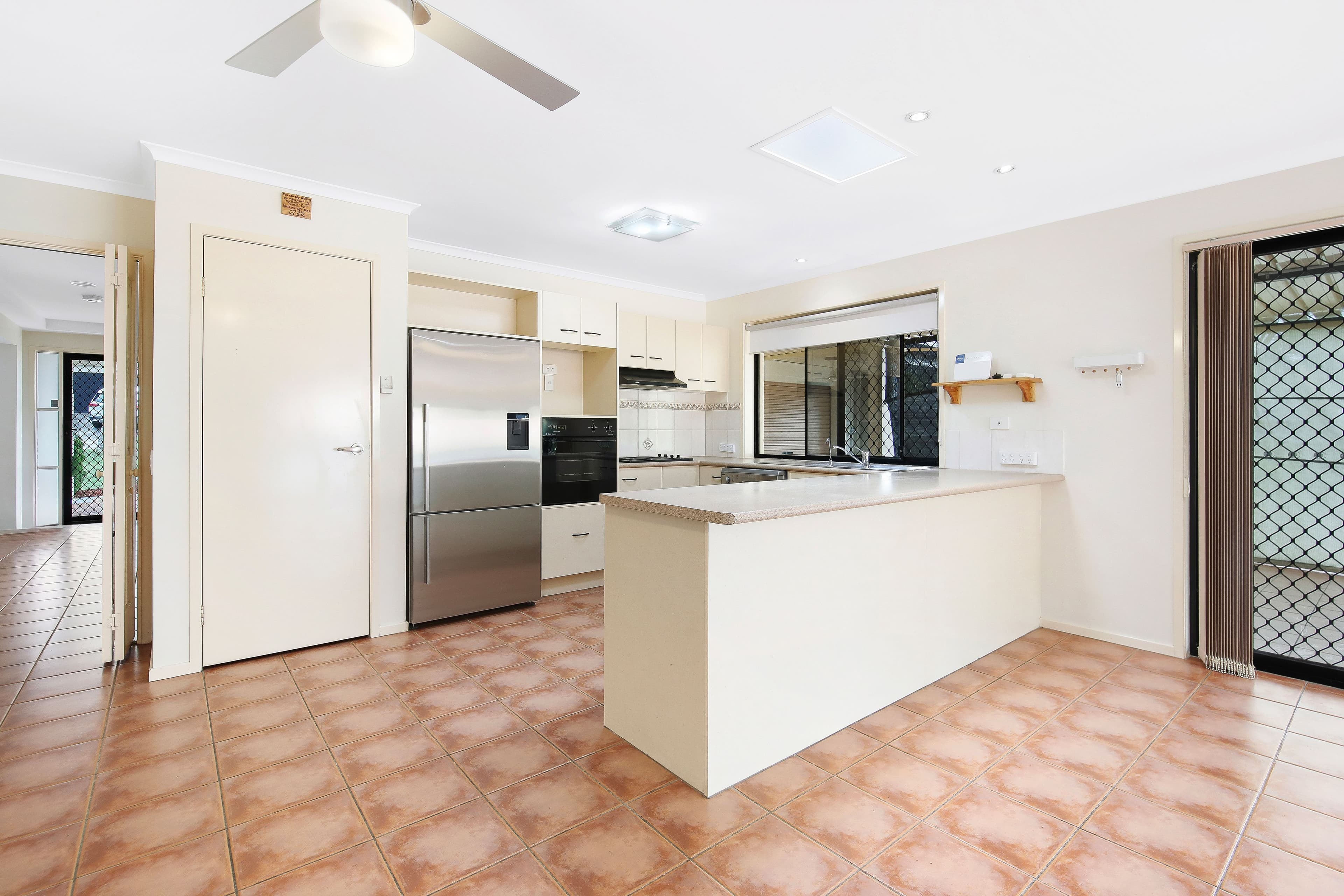 8 Equador Court, Pacific Pines QLD 4211, Pacific Pines - Thumbnail 4