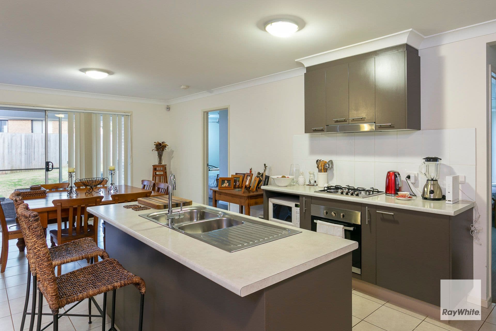 37 Bankswood Drive, Redland Bay QLD 4165, Redland Bay - Thumbnail 3