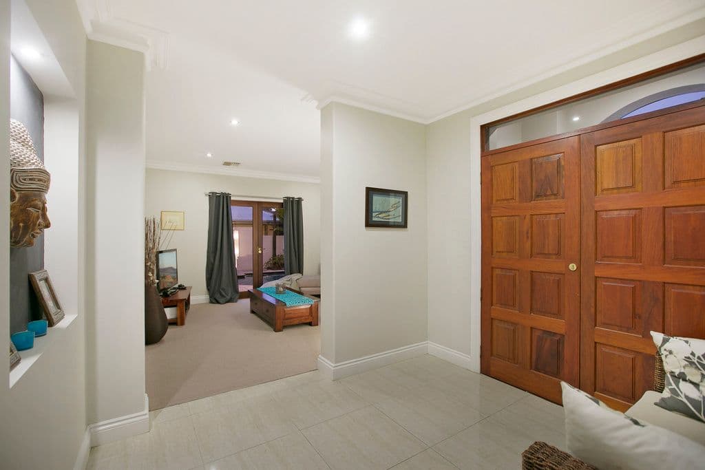 20 Elk Court, Upper Coomera QLD 4209, Upper Coomera - Thumbnail 3