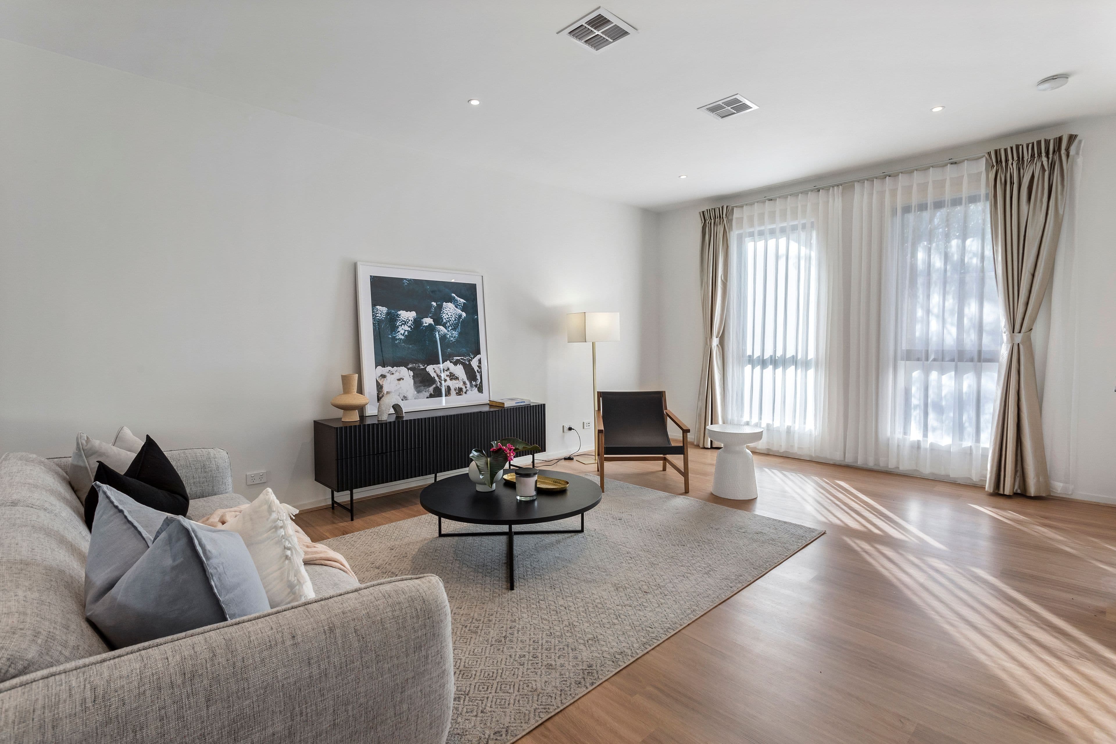 18 Mulberry Avenue, Cheltenham VIC 3192, Cheltenham - Thumbnail 2