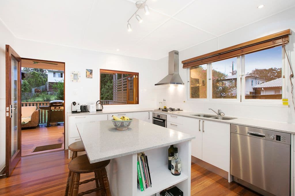 110 Harold Street, Holland Park QLD 4121, Holland Park - Thumbnail 2