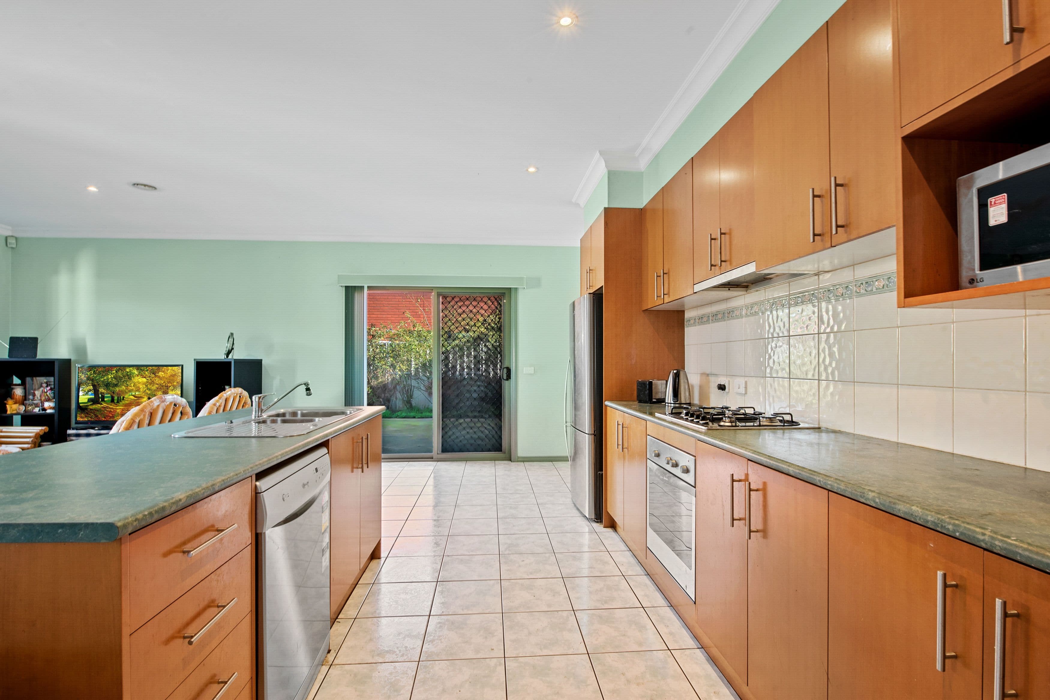 13 Tyrell Walk, Caroline Springs VIC 3023, Caroline Springs - Thumbnail 2