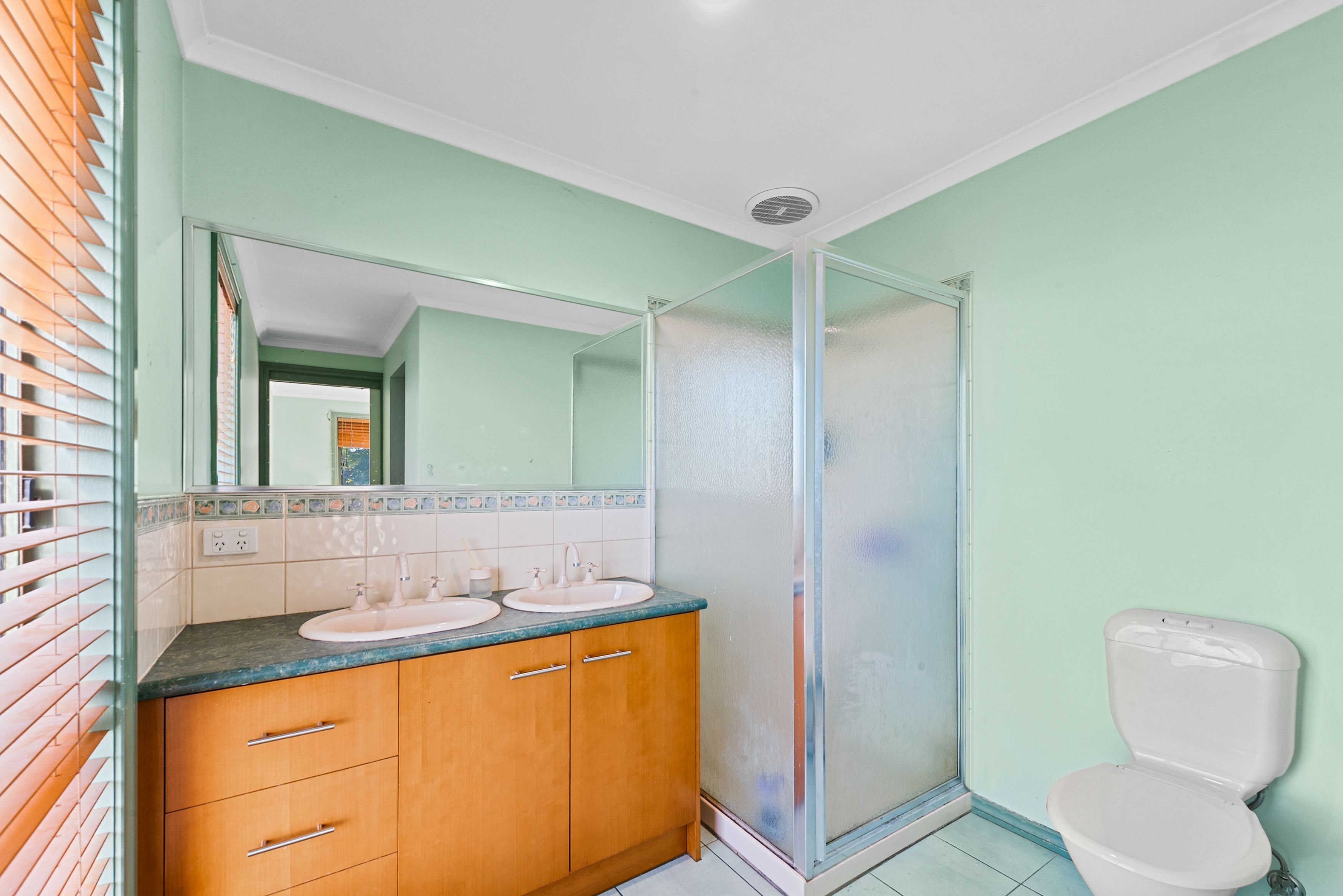 13 Tyrell Walk, Caroline Springs VIC 3023, Caroline Springs - Thumbnail 7