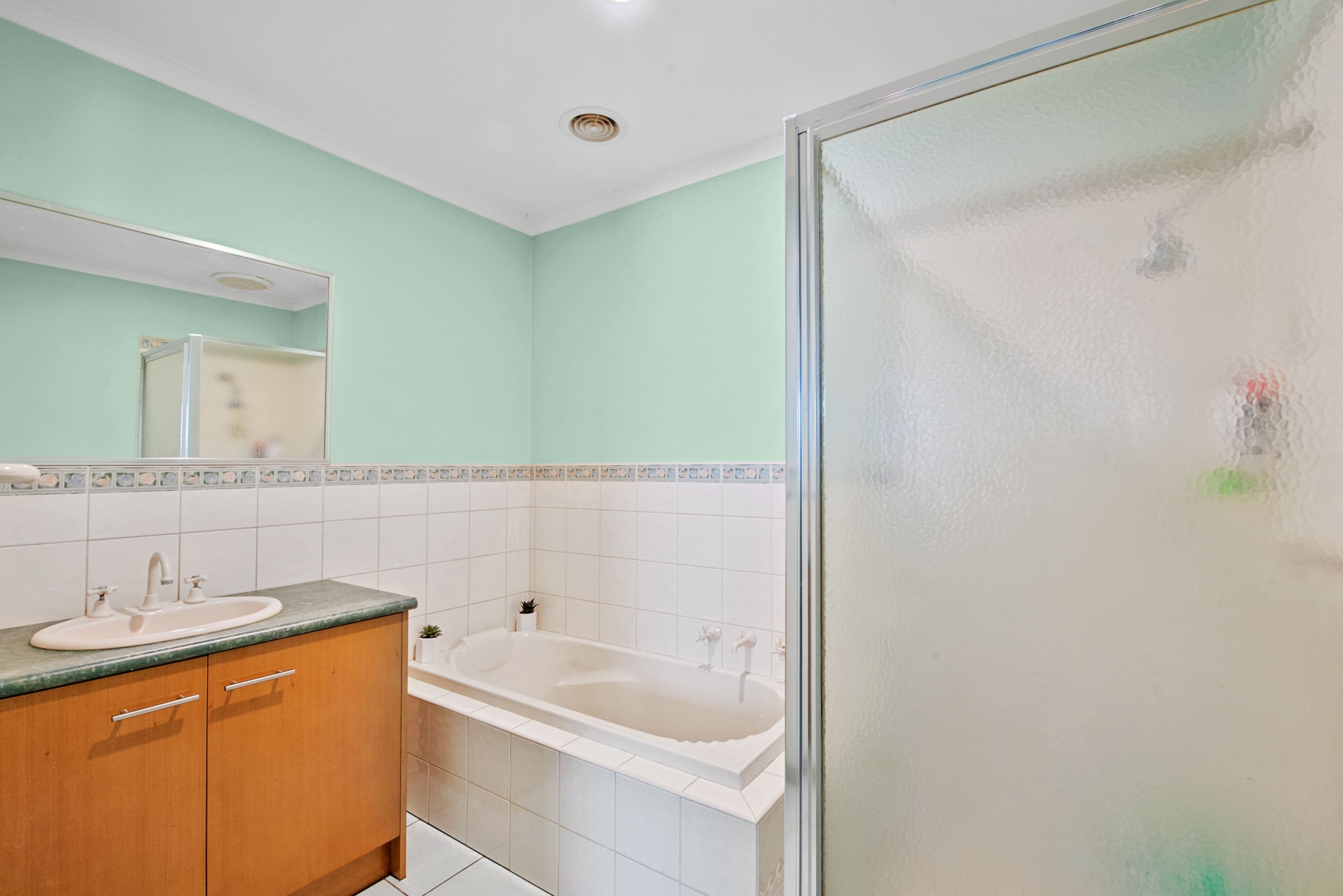 13 Tyrell Walk, Caroline Springs VIC 3023, Caroline Springs - Thumbnail 8