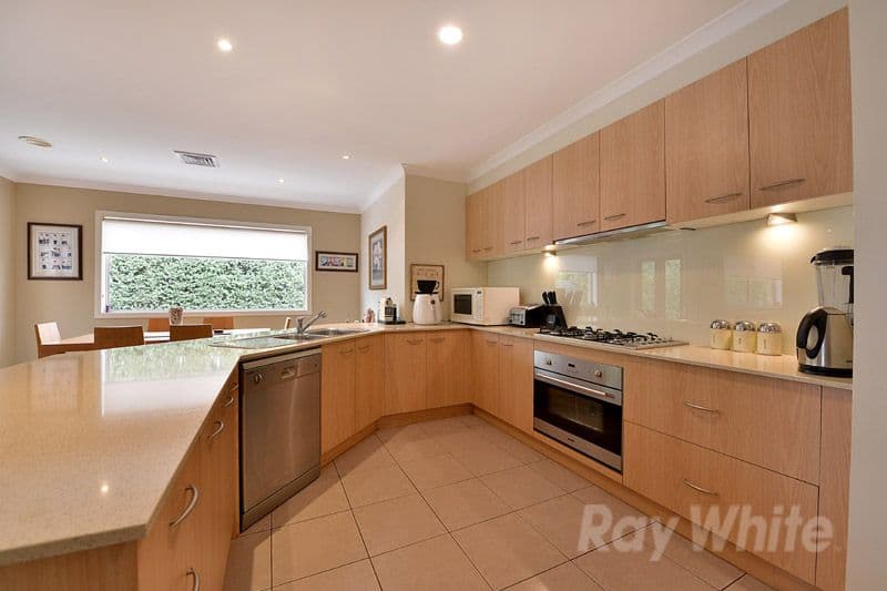 18 Mountain Ash Court, UPPER FERNTREE GULLY VIC 3156, Upper Ferntree Gully - Thumbnail 3