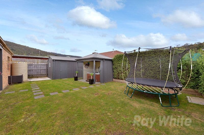 18 Mountain Ash Court, UPPER FERNTREE GULLY VIC 3156, Upper Ferntree Gully - Thumbnail 8