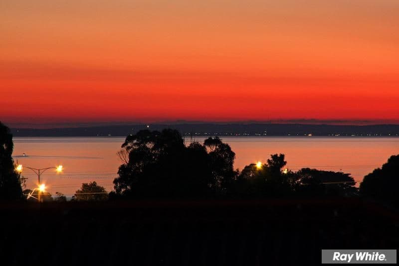 17 Mulsanne Way, MORNINGTON VIC 3931, Mornington - Thumbnail 2