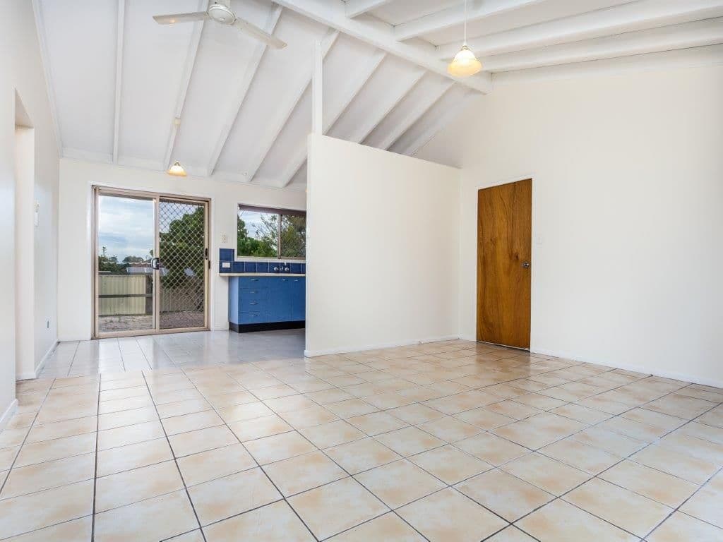 10 Ravenscraig Court, Kallangur QLD 4503, Kallangur - Thumbnail 2