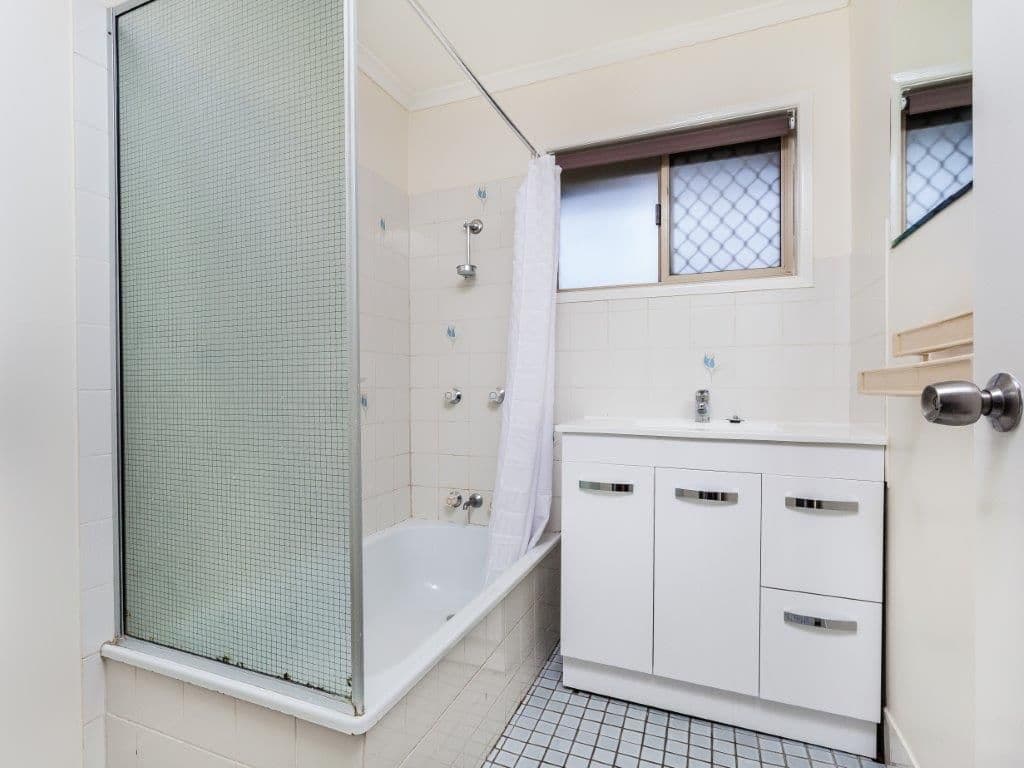 10 Ravenscraig Court, Kallangur QLD 4503, Kallangur - Thumbnail 8