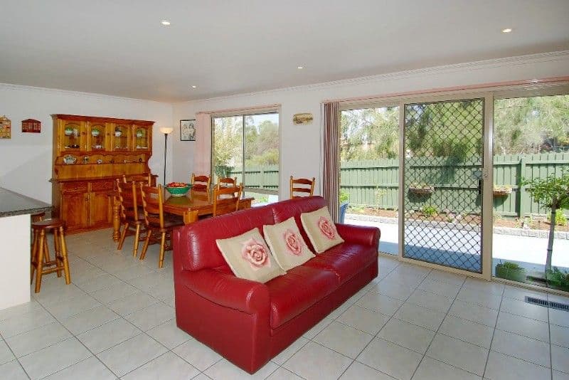 34 Longacres Road, YALLAMBIE VIC 3085, Yallambie - Thumbnail 3