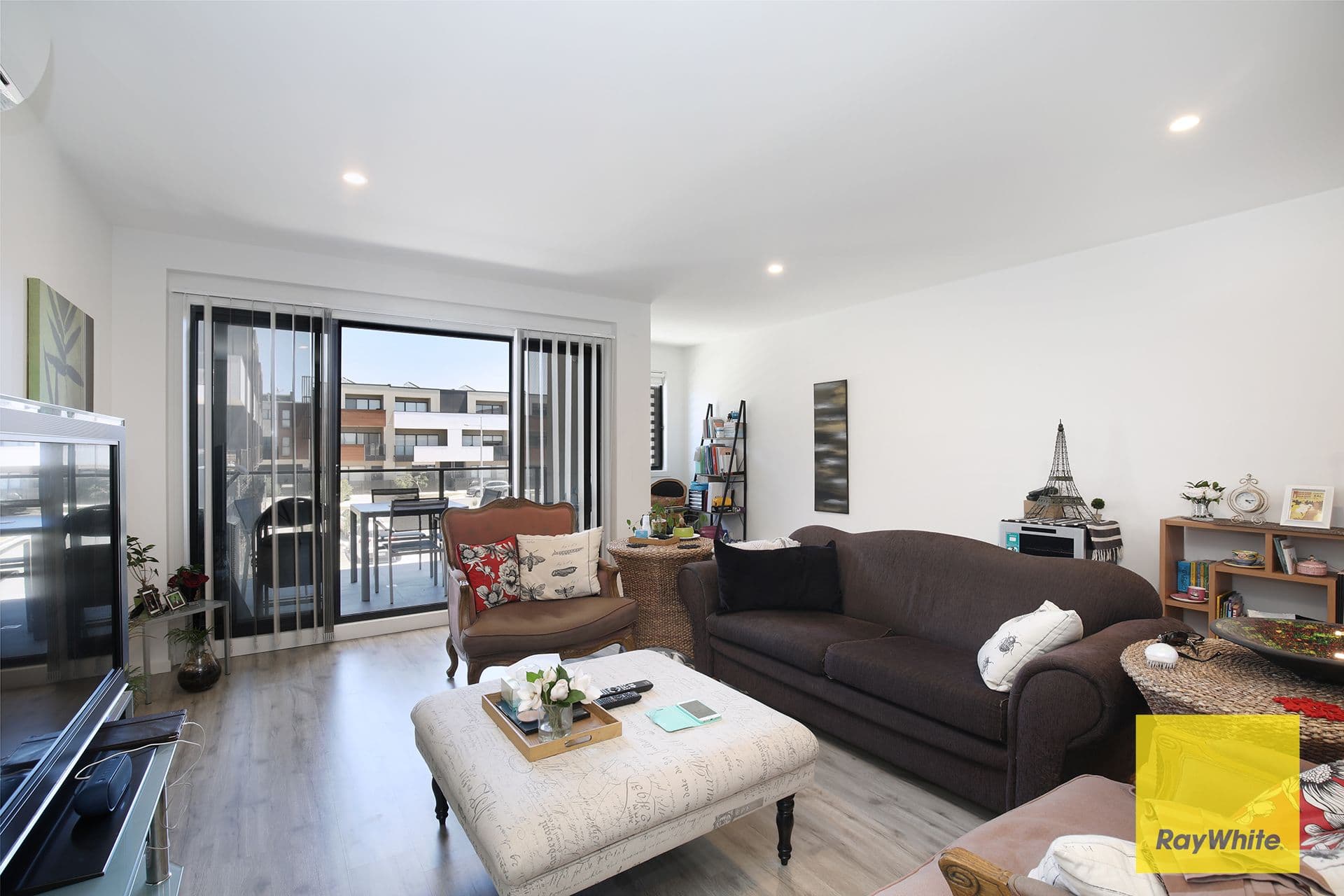 16 Tribeca Drive, Point Cook VIC 3030, Point Cook - Thumbnail 3