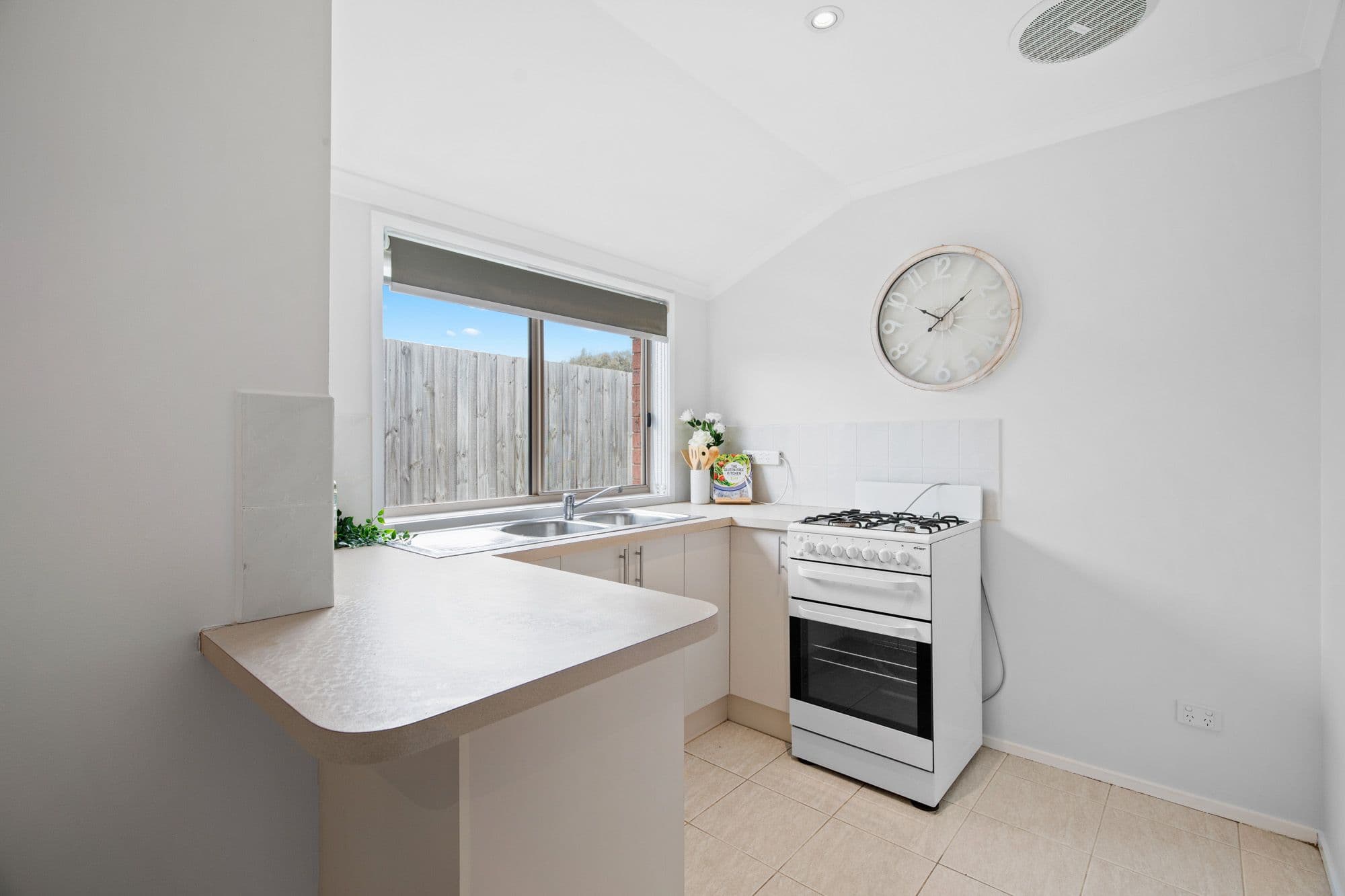 1 Membrey Close, Werribee VIC 3030, Werribee - Thumbnail 5