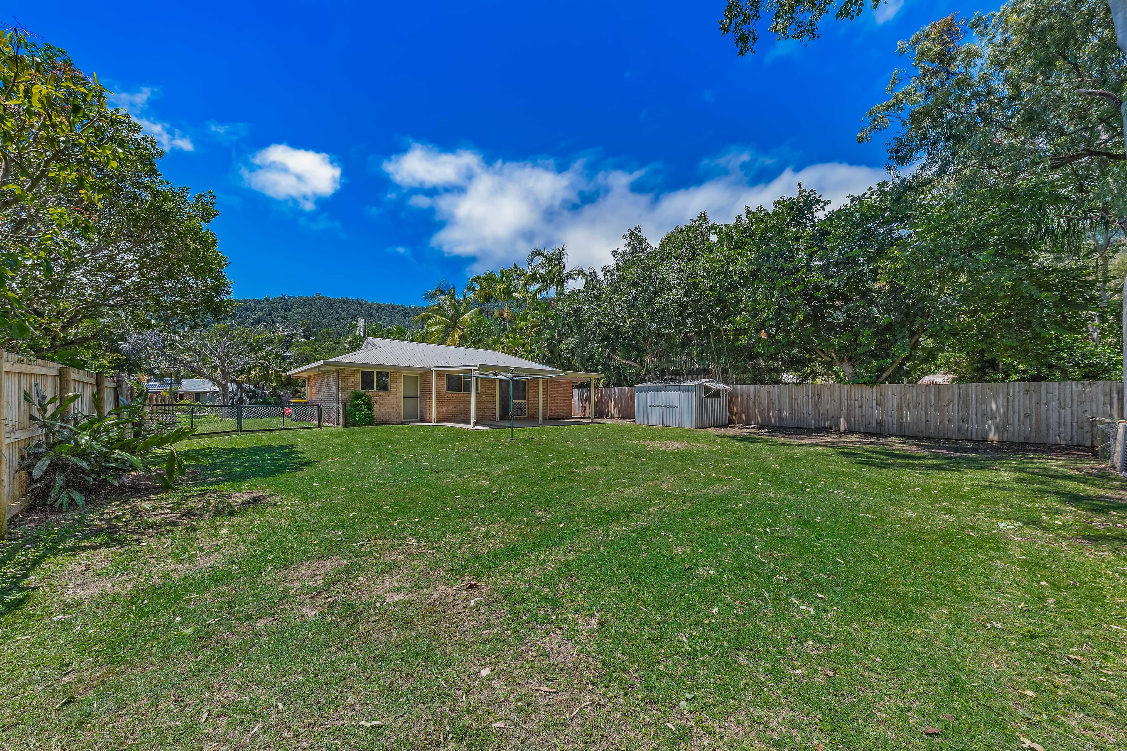 8 Solway Avenue, Cannonvale QLD 4802, Cannonvale - Thumbnail 3