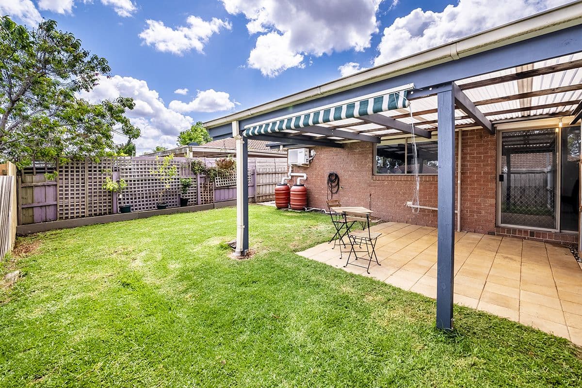 2 Knowing Close, Cranbourne West VIC 3977, Cranbourne West - Image 1