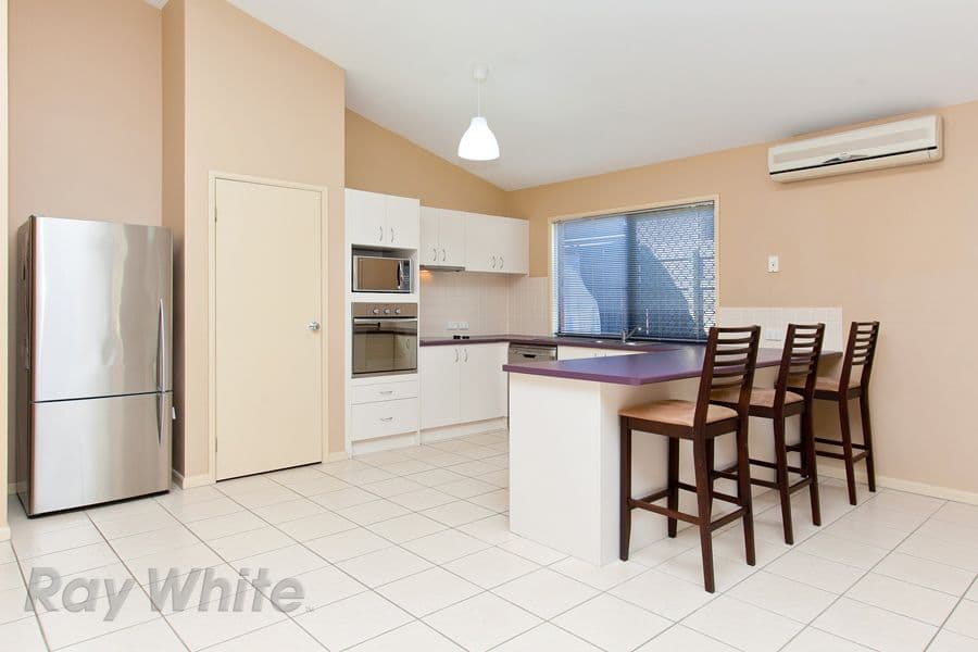 165 Lakeside Avenue, SPRINGFIELD LAKES QLD 4300, Springfield Lakes - Thumbnail 3