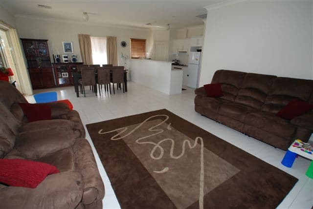 16 Leander Crescent, GREENACRES SA 5086, Greenacres - Thumbnail 2