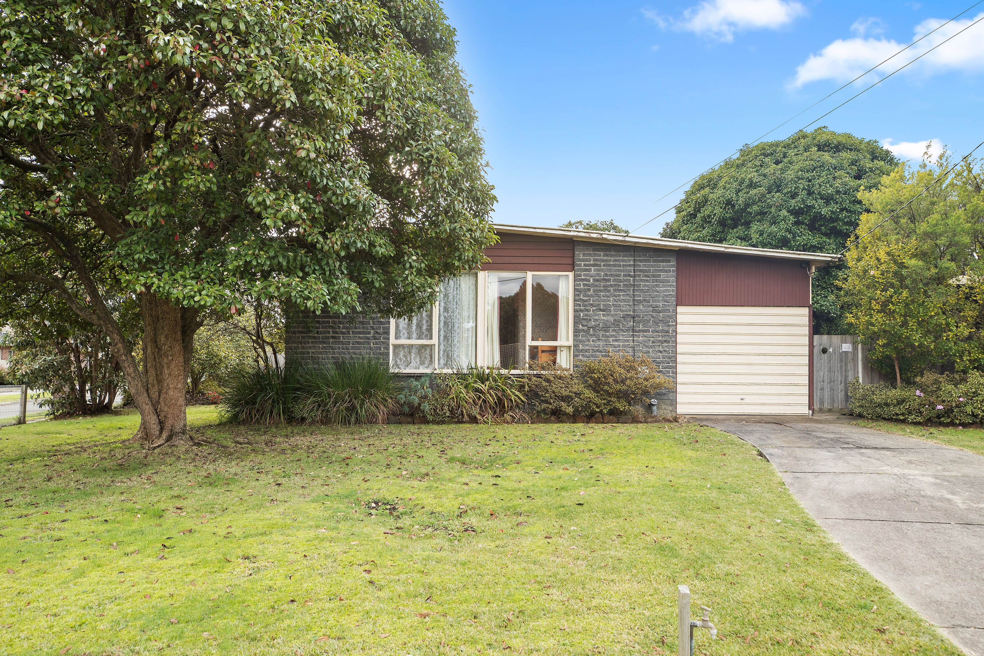 4 Hugh Street, Knoxfield VIC 3180, Knoxfield - Thumbnail 2