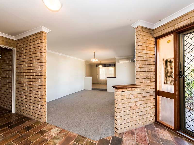 33 Mirror Cove, Waikiki WA 6169, Waikiki - Thumbnail 2