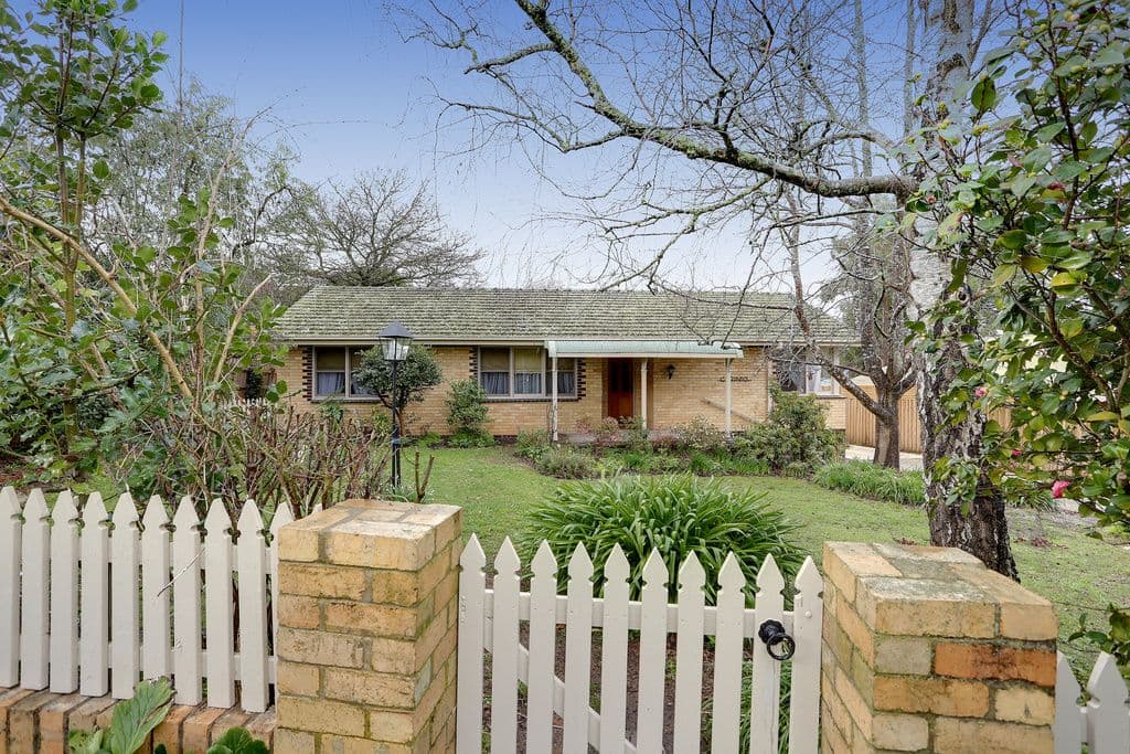 16 Grantully Street, MOUNT EVELYN VIC 3796, Mount Evelyn - Image 1
