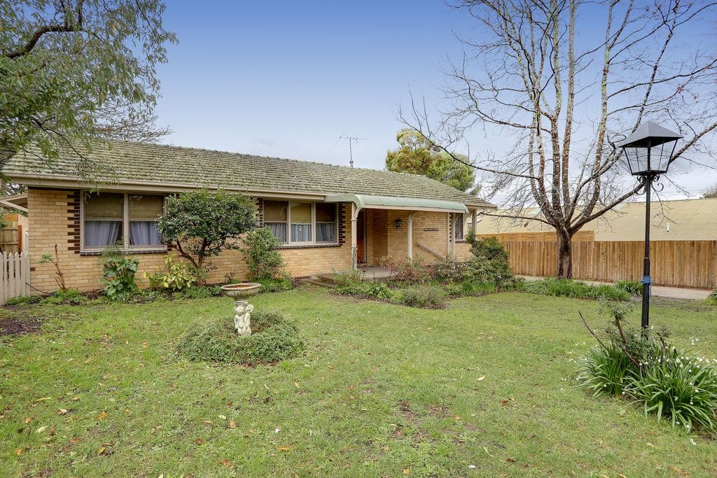 16 Grantully Street, MOUNT EVELYN VIC 3796, Mount Evelyn - Thumbnail 2