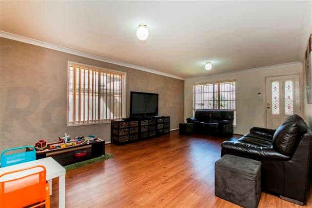 33 Minnek Close, GLENMORE PARK NSW 2745, Glenmore Park - Thumbnail 2