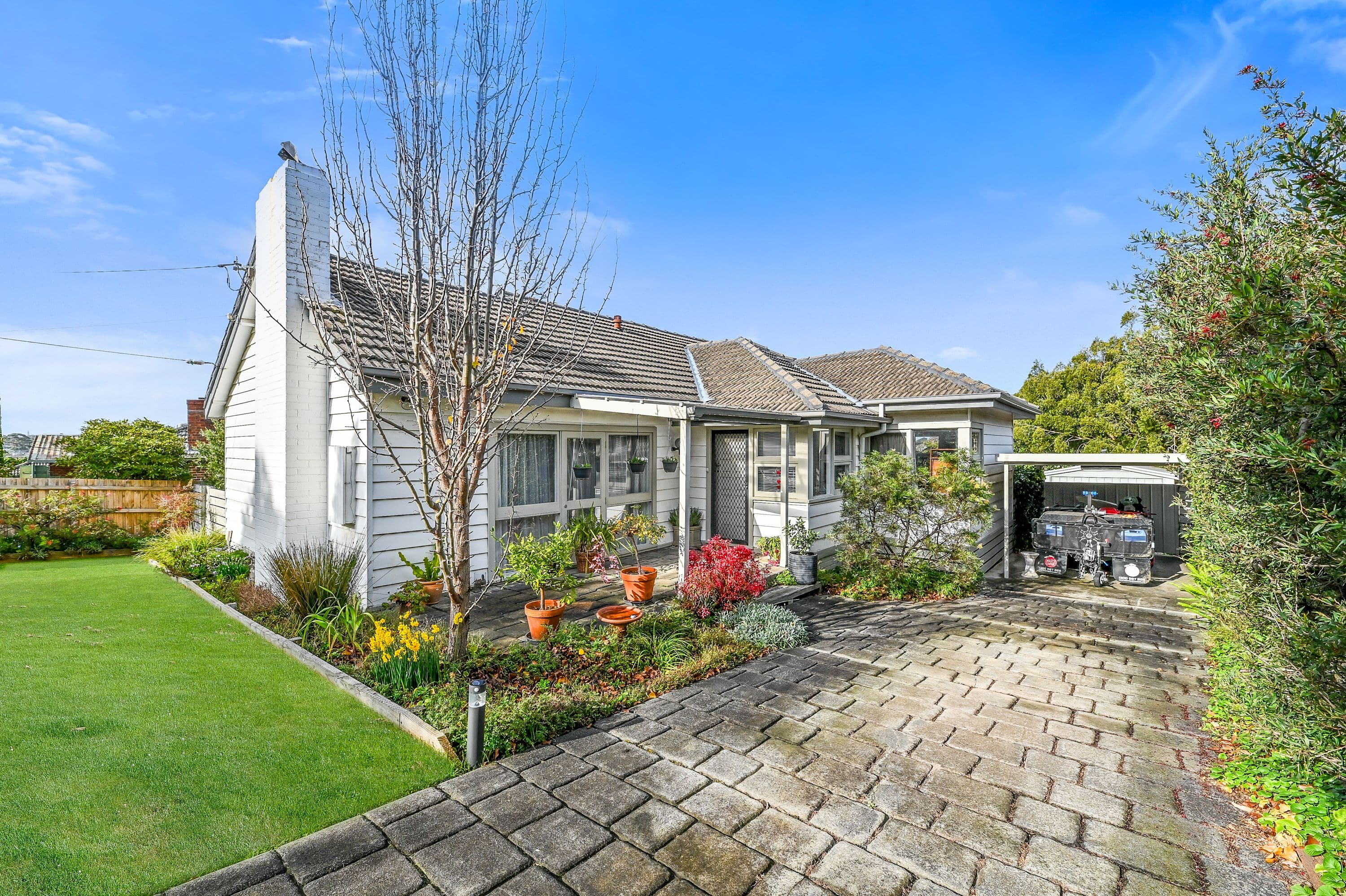 11 Russell Crescent, Mount Waverley VIC 3149, Mount Waverley - Thumbnail 2