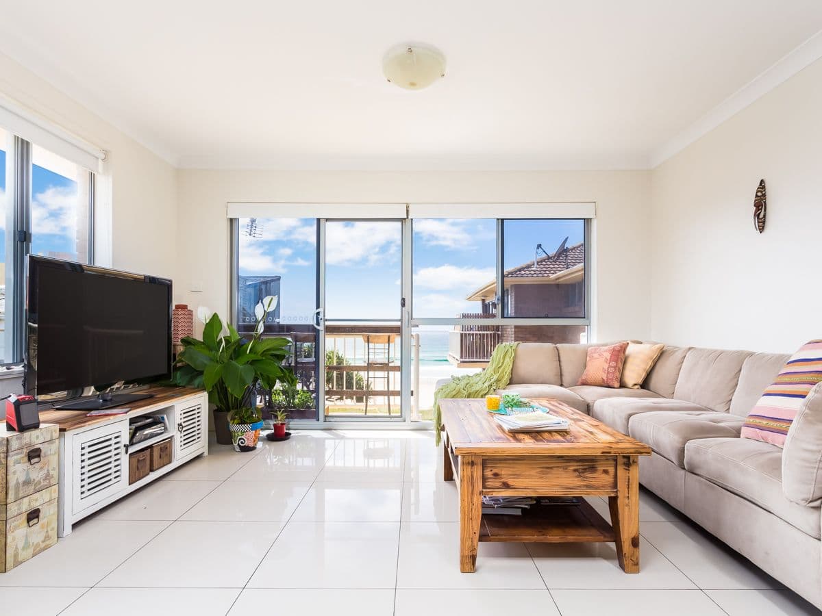 61 Hedges Avenue, Mermaid Beach QLD 4218, Mermaid Beach - Thumbnail 2