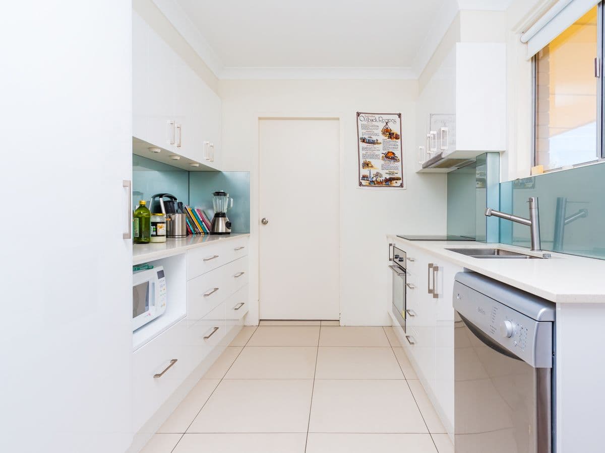 61 Hedges Avenue, Mermaid Beach QLD 4218, Mermaid Beach - Thumbnail 3