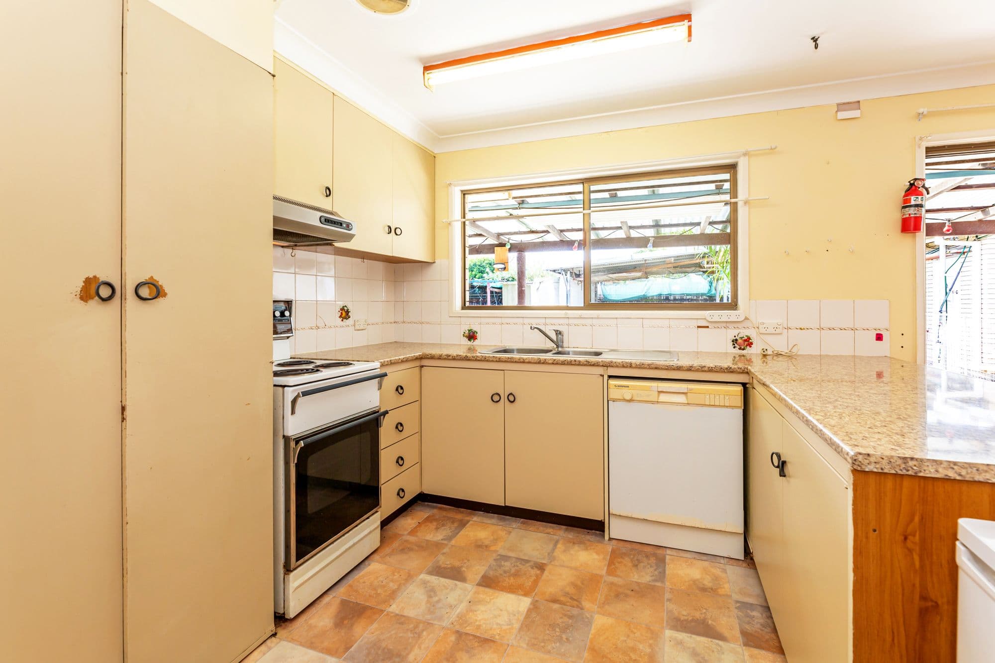 6 Strathdee Avenue, Bundaberg South QLD 4670, Bundaberg South - Thumbnail 4