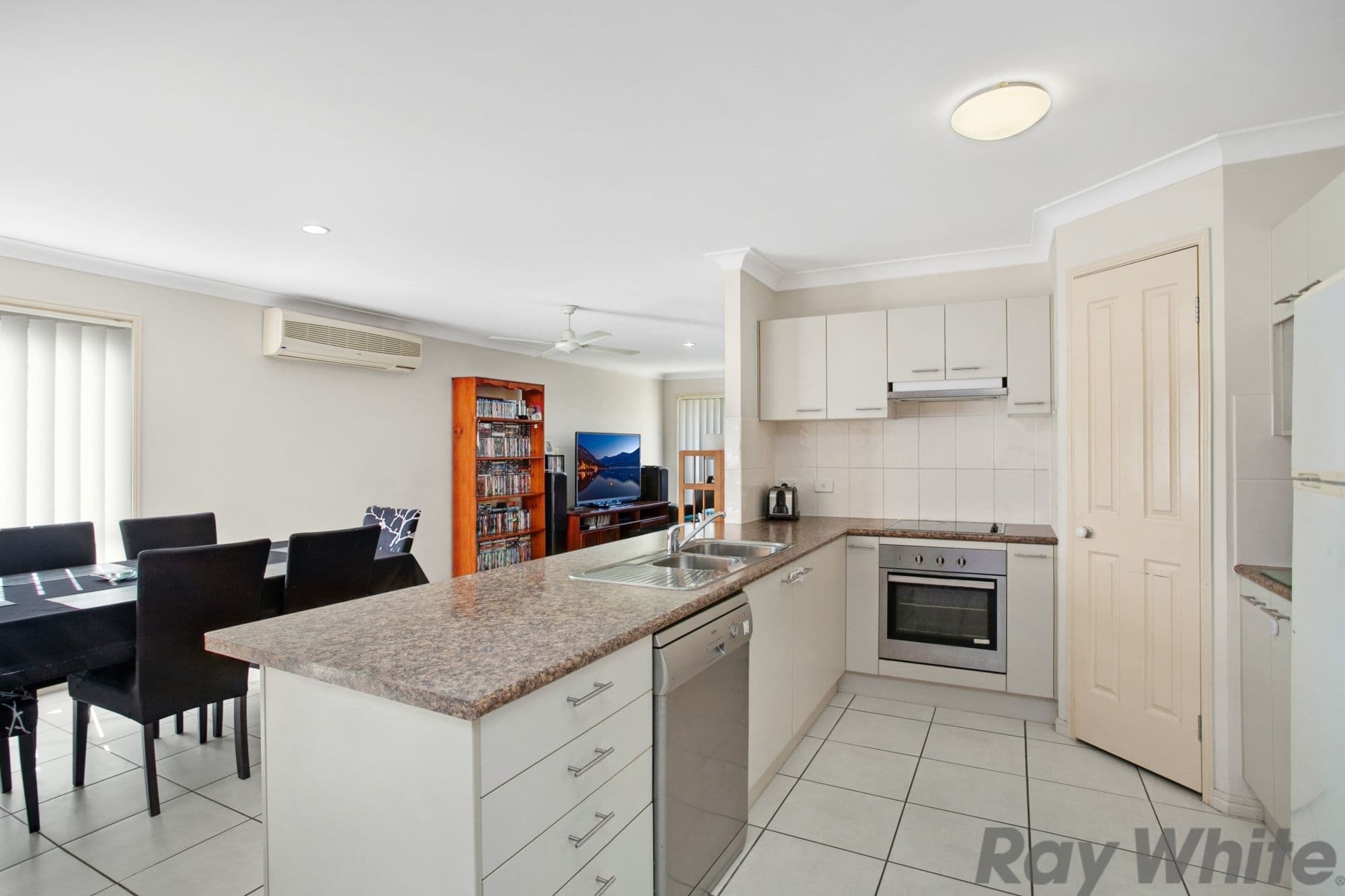 37 Hubner Drive, Rothwell QLD 4022, Rothwell - Thumbnail 5