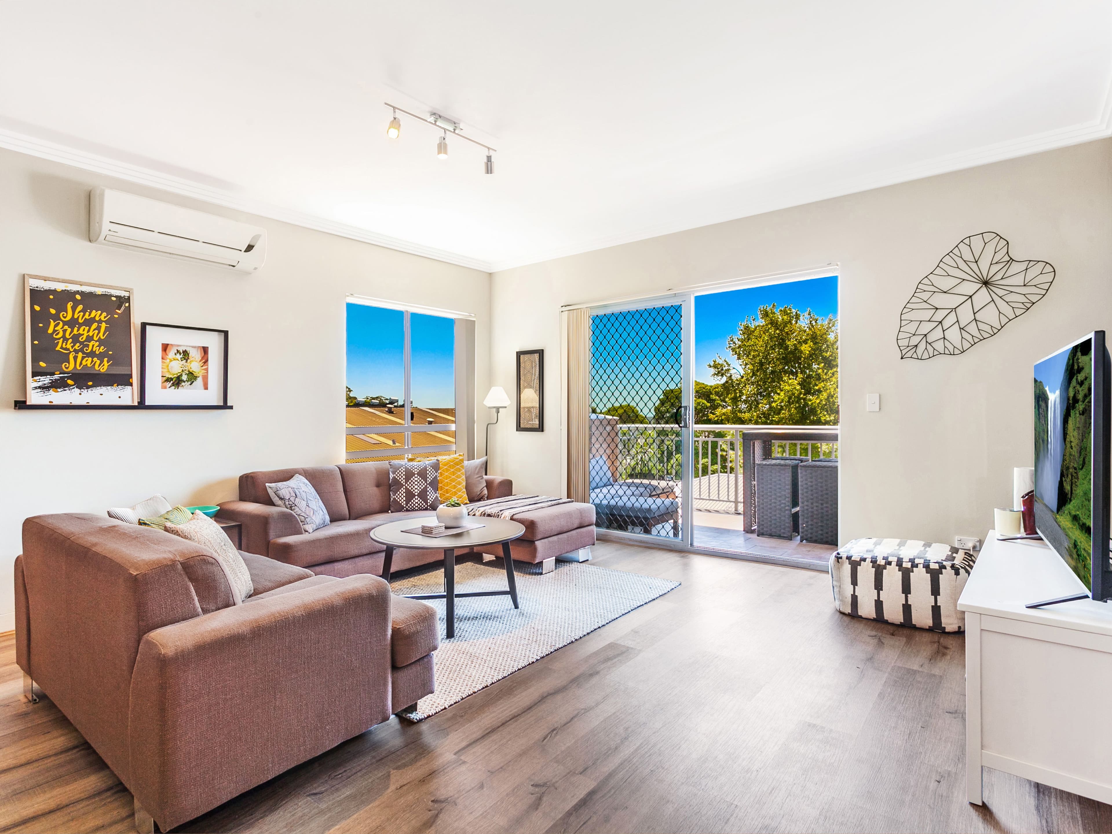 15 Stuart Street, Helensburgh - Thumbnail 2